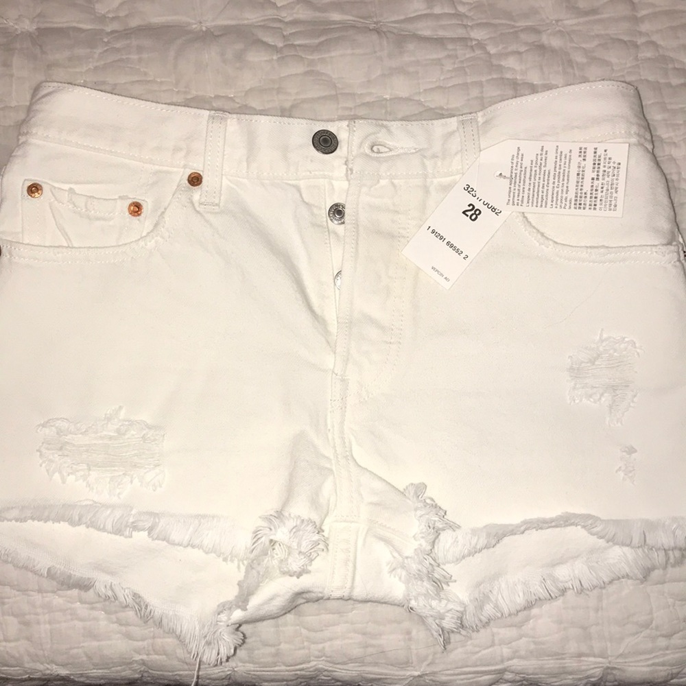 Levi’s NWT - 501 Shorts in Supersonic